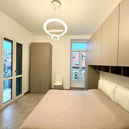 Sr7 - Spazioso In Piazza Colombo Apartmán *