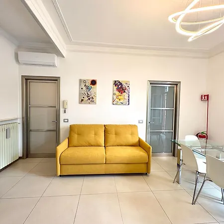 Sr7 - Spazioso In Piazza Colombo Apartmán