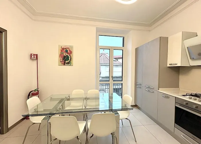 Sr7 - Spazioso In Piazza Colombo Apartmán *